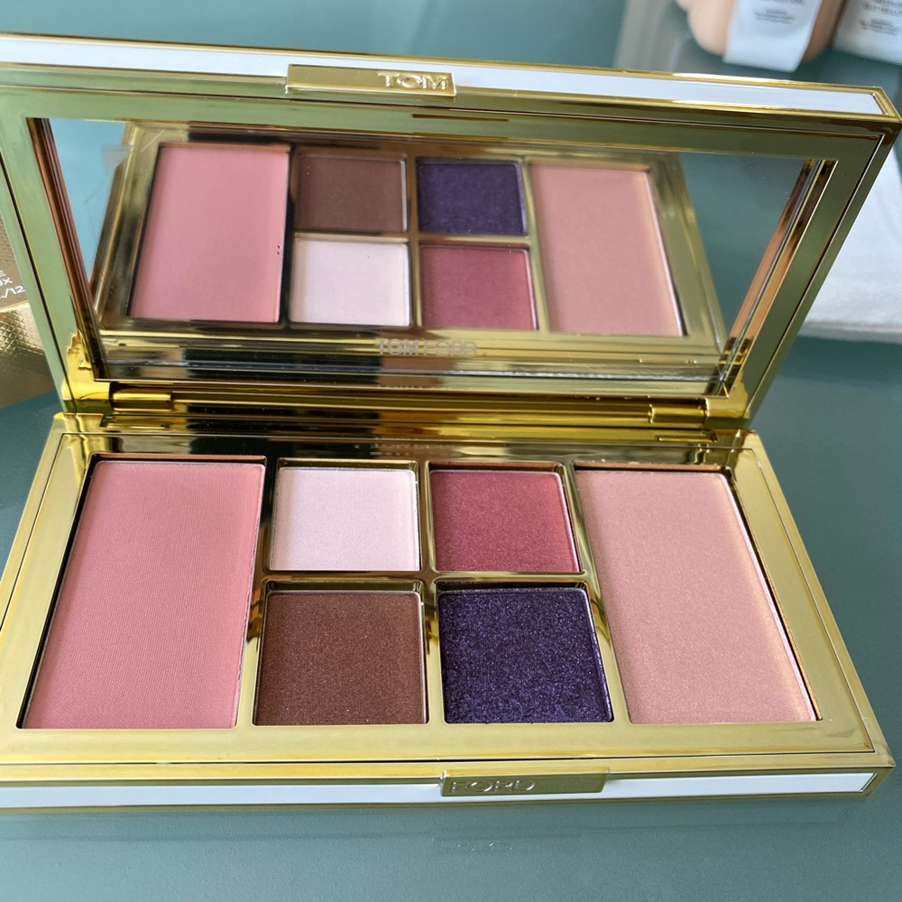 Tom Ford - Picture 2 of 4